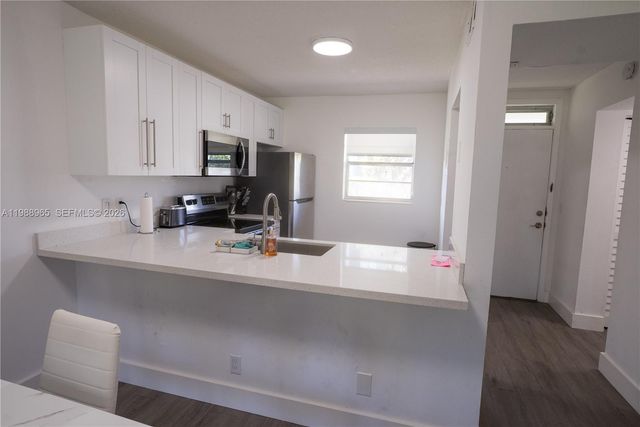 2800 NW 47th Terrace 103B, Lauderdale Lakes, FL 33313