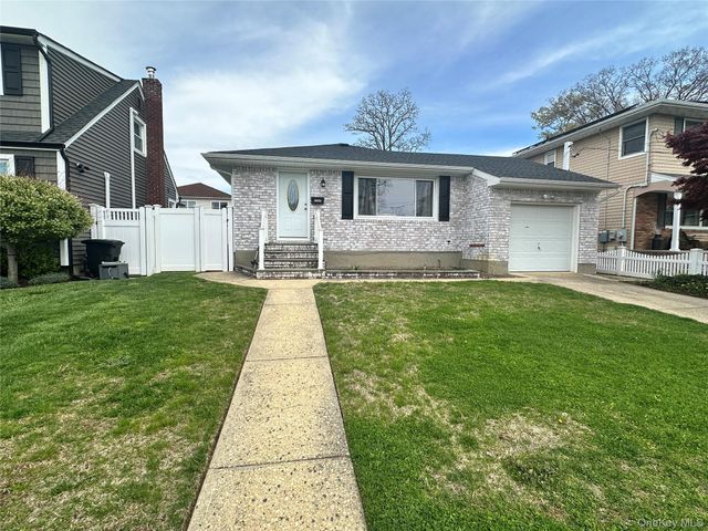1741 Warren Place, Merrick, NY 11566