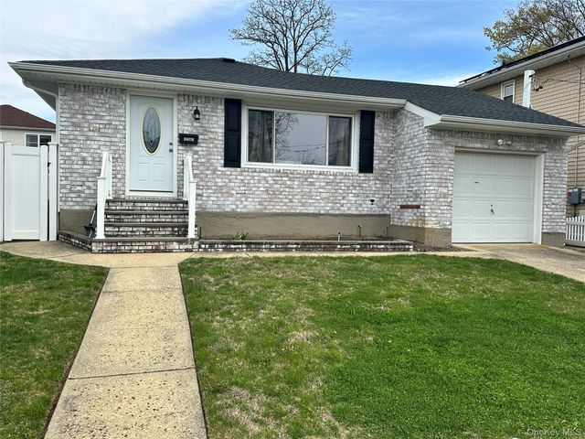 1741 Warren Place, Merrick, NY 11566