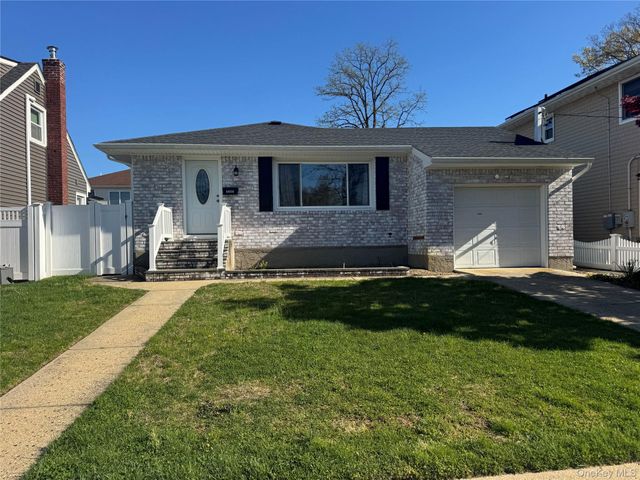 1741 Warren Place, Merrick, NY 11566