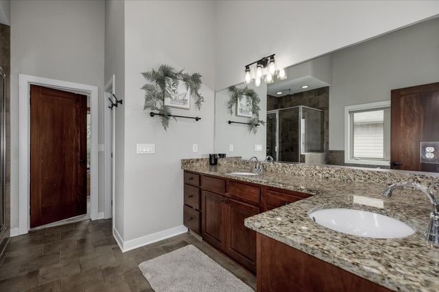 2944 NW 167th Street, Clive, IA 50325