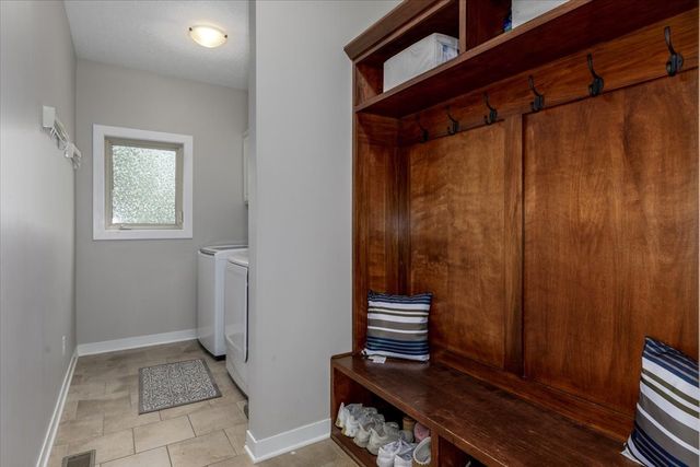 2944 NW 167th Street, Clive, IA 50325
