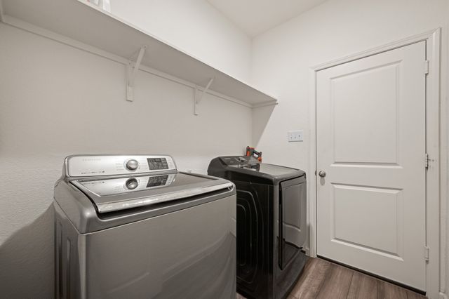 8 Glen Crossings Road, Edgecliff Village, TX 76134