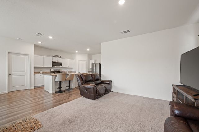 8 Glen Crossings Road, Edgecliff Village, TX 76134