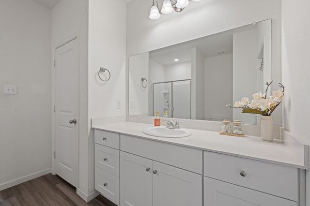 8 Glen Crossings Road, Edgecliff Village, TX 76134