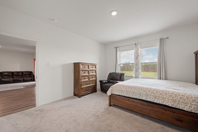 8 Glen Crossings Road, Edgecliff Village, TX 76134