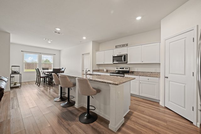 8 Glen Crossings Road, Edgecliff Village, TX 76134