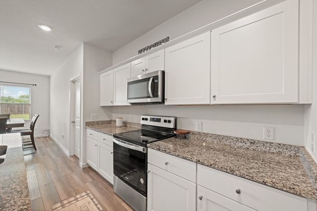 8 Glen Crossings Road, Edgecliff Village, TX 76134