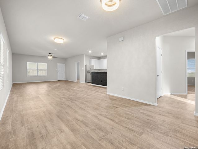 3019 Pacific Coast, Converse, TX 78109