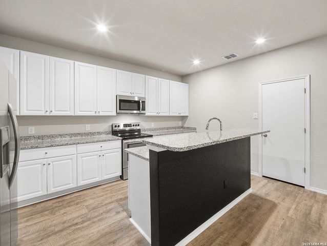 3019 Pacific Coast, Converse, TX 78109