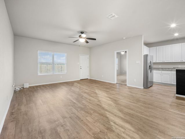 3019 Pacific Coast, Converse, TX 78109