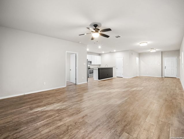 3019 Pacific Coast, Converse, TX 78109