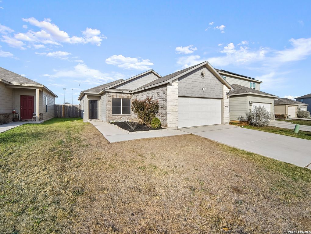 3019 Pacific Coast, Converse, TX 78109