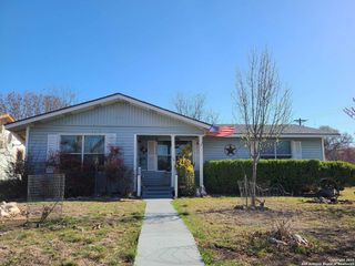 600 Leland St, Kerrville, TX 78028
