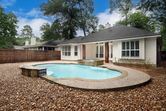 203 S Brooksedge Circle, The Woodlands, TX 77382