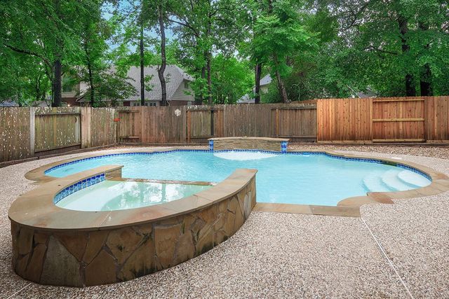 203 S Brooksedge Circle, The Woodlands, TX 77382