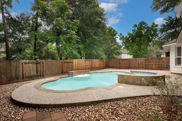 203 S Brooksedge Circle, The Woodlands, TX 77382