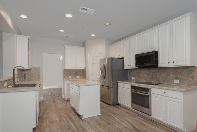 203 S Brooksedge Circle, The Woodlands, TX 77382