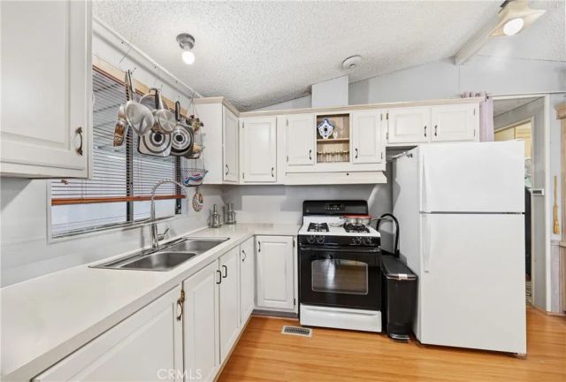 575 S Lyon 110, Hemet, CA 92543