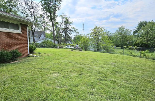 5650 Adams Court, Merrillville, IN 46410