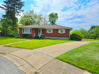 5650 Adams Court, Merrillville, IN 46410