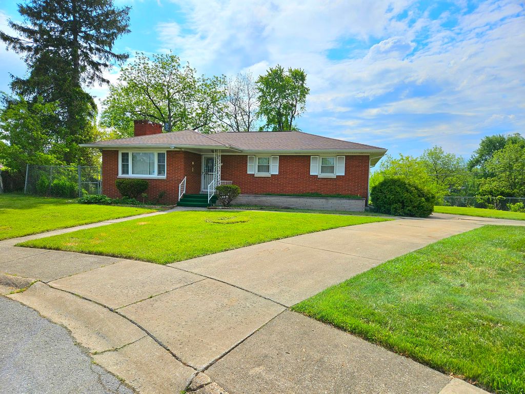 5650 Adams Court, Merrillville, IN 46410