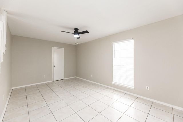 1930 Avenue B, Katy, TX 77493