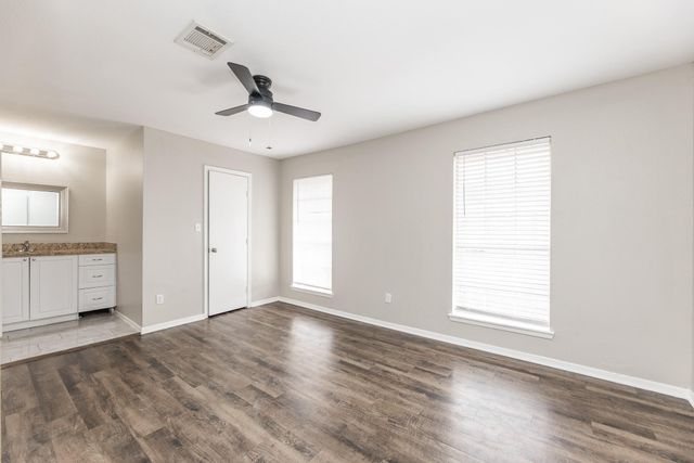 1930 Avenue B, Katy, TX 77493