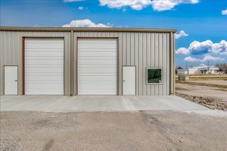 331 S Greenwich Rd, Wichita, KS 67207