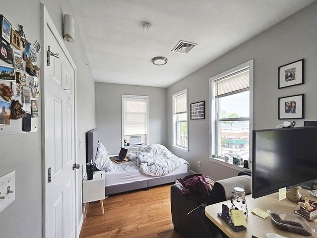 1904 Massachusetts Ave U3, Cambridge, MA 02140