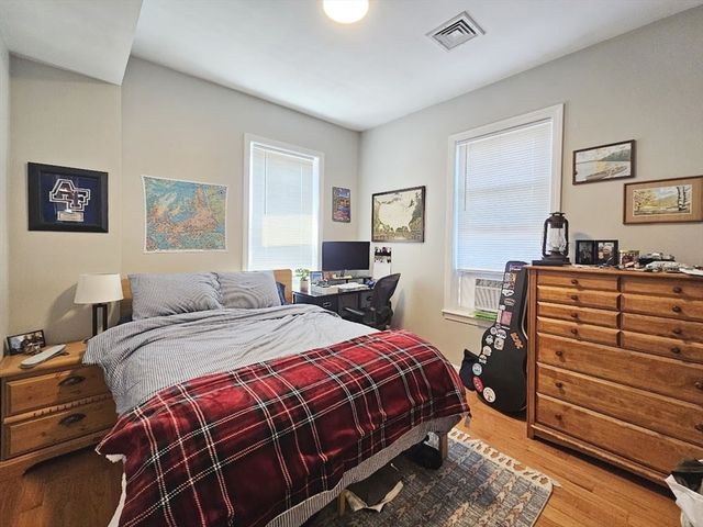 1904 Massachusetts Ave U3, Cambridge, MA 02140