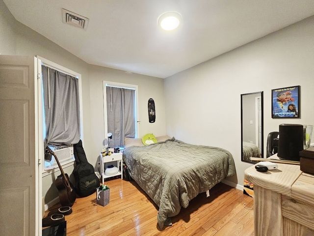 1904 Massachusetts Ave U3, Cambridge, MA 02140