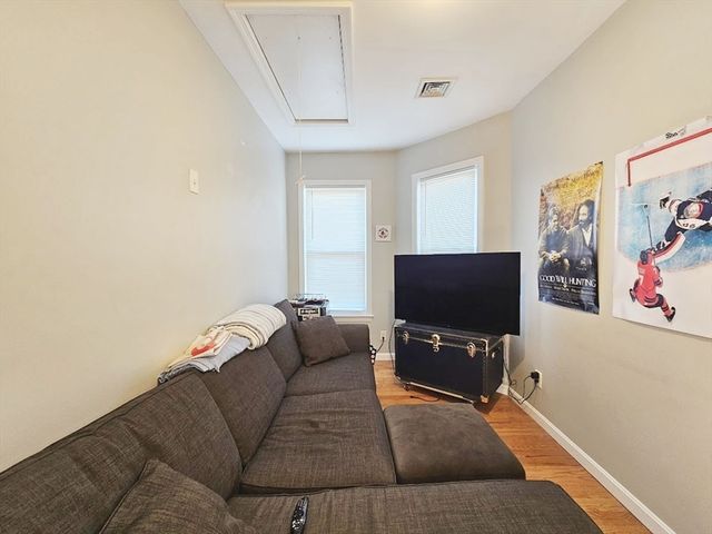 1904 Massachusetts Ave U3, Cambridge, MA 02140