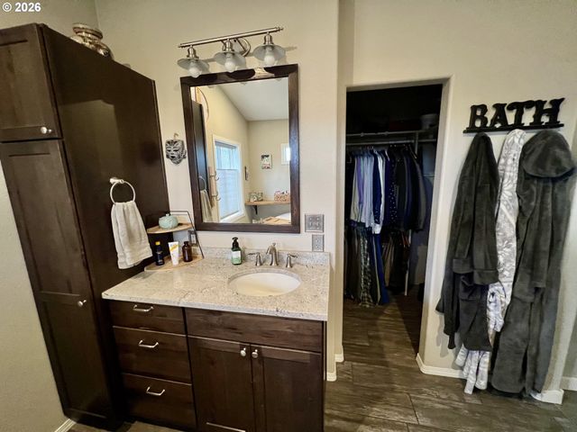 603 3RD St, La Grande, OR 97850