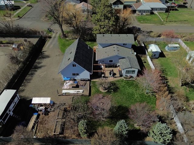 603 3RD St, La Grande, OR 97850