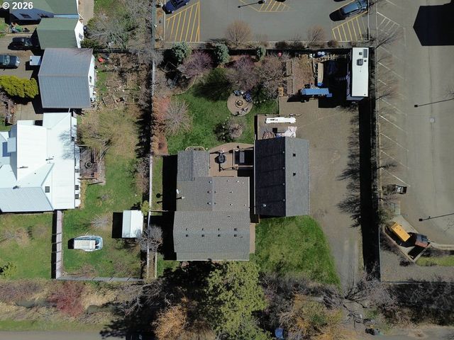 603 3RD St, La Grande, OR 97850