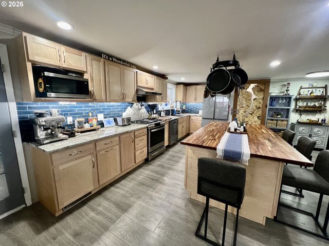 603 3RD St, La Grande, OR 97850