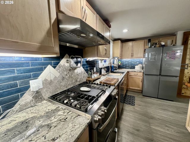 603 3RD St, La Grande, OR 97850