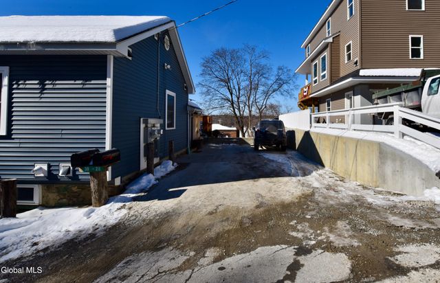 28-30 1st Street, Schodack, NY 12033