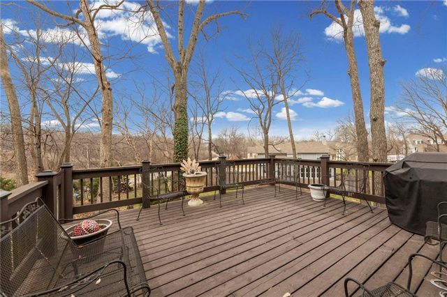 10913 Oak Drive, Kansas City, KS 66109