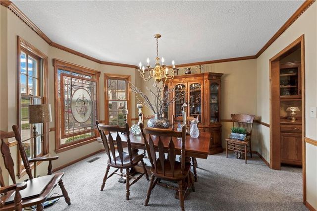 10913 Oak Drive, Kansas City, KS 66109