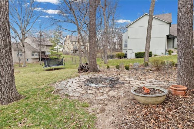 10913 Oak Drive, Kansas City, KS 66109