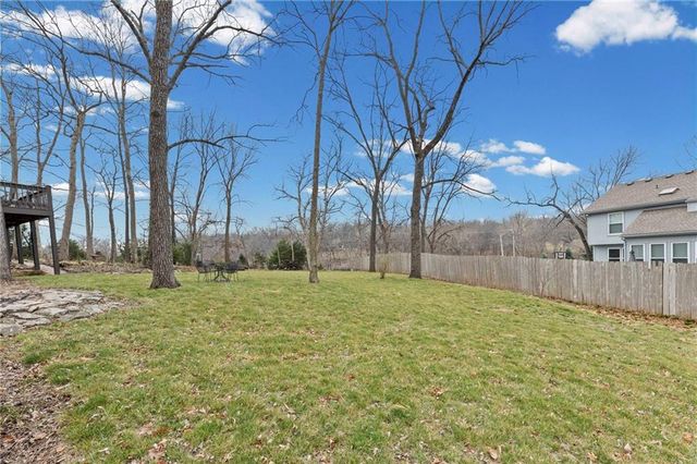10913 Oak Drive, Kansas City, KS 66109