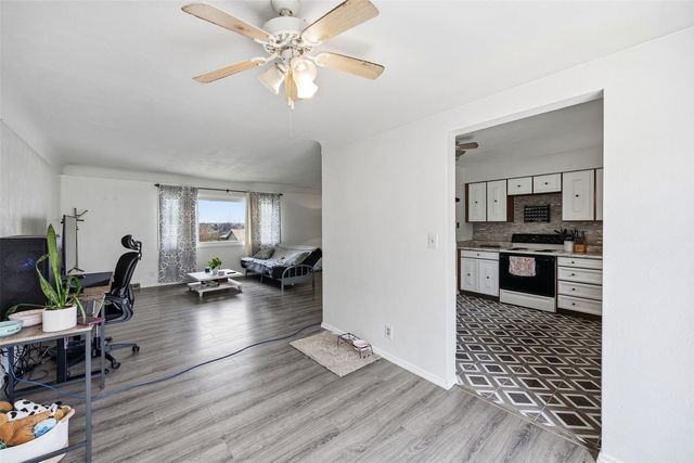 2067 Knollshire Road NE, Cedar Rapids, IA 52402