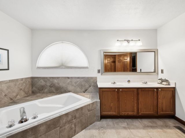 5730 Middleby Drive, Hilliard, OH 43026