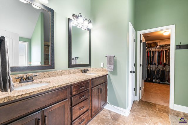 147 Forestbrooke Way, Bonaire, GA 31005
