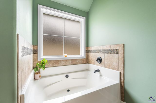 147 Forestbrooke Way, Bonaire, GA 31005