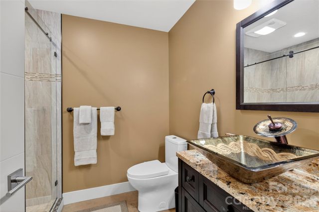 141 Round Top Circle, Mills River, NC 28759