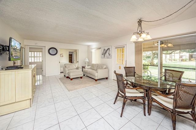 311 Pine Ridge Circle B-1, Greenacres, FL 33463