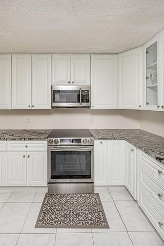 311 Pine Ridge Circle B-1, Greenacres, FL 33463